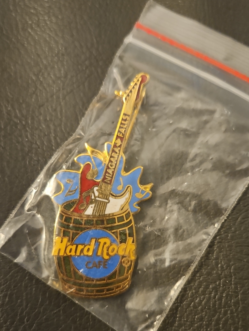 Hard Rock Cafe Niagara Falls Guitar Barrel Pin